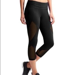 Athleta Black Sonar Mesh Cut Capri Leggings Size XS